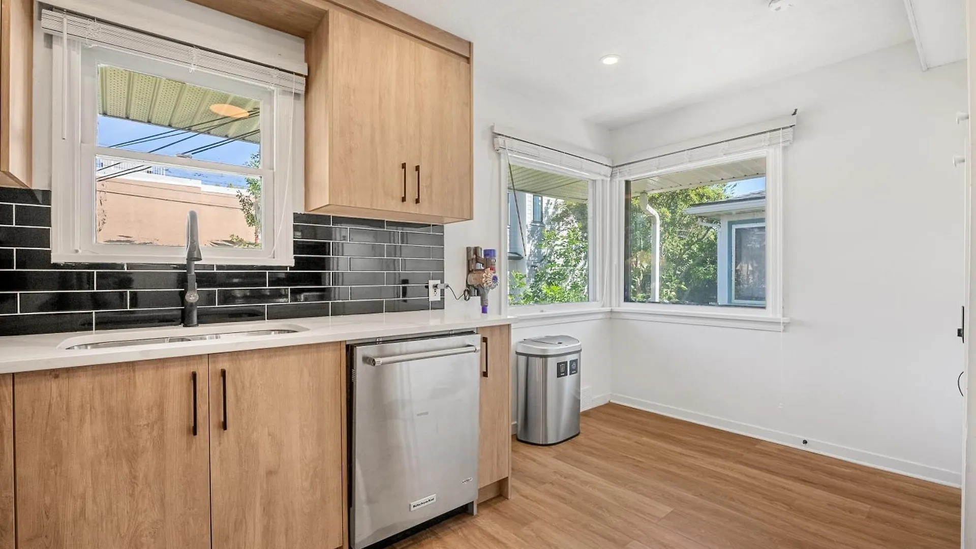 Apartment 3Bd Luxury Home, Steps To Calgary Dt, River, Hospital