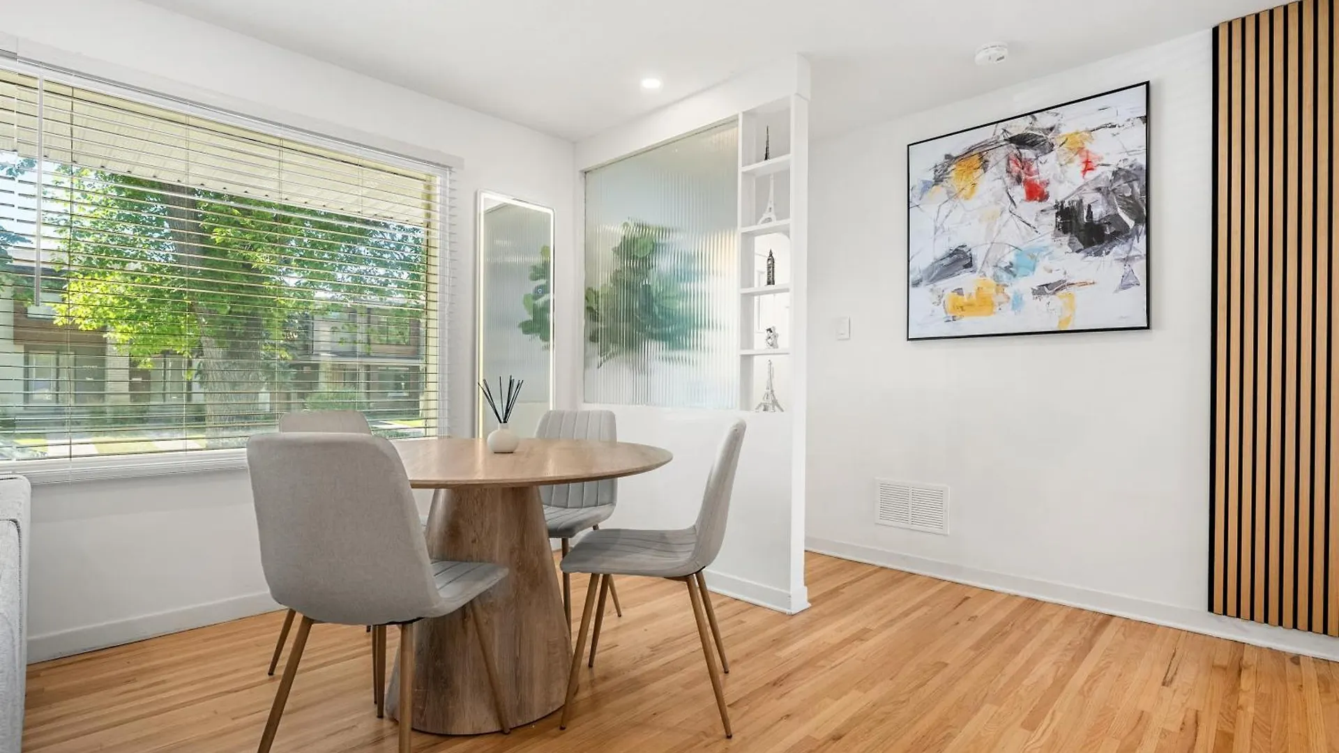 3Bd Luxury Home, Steps To Calgary Dt, River, Hospital Apartment