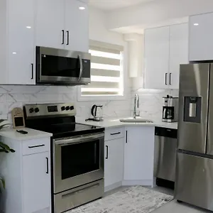 Award Winning Boho Paradise Sunlit Modern Suite Apartment